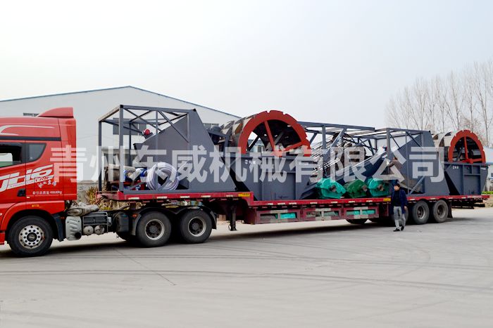 湖北客户定制3024型筛分水洗沙设备发车