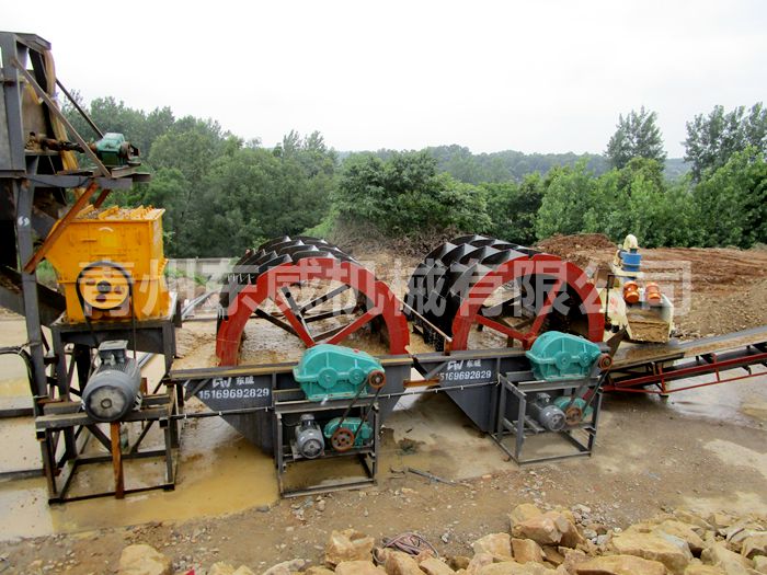 湖北客户定制风化料破碎制砂洗沙生产线调试完成投产使用