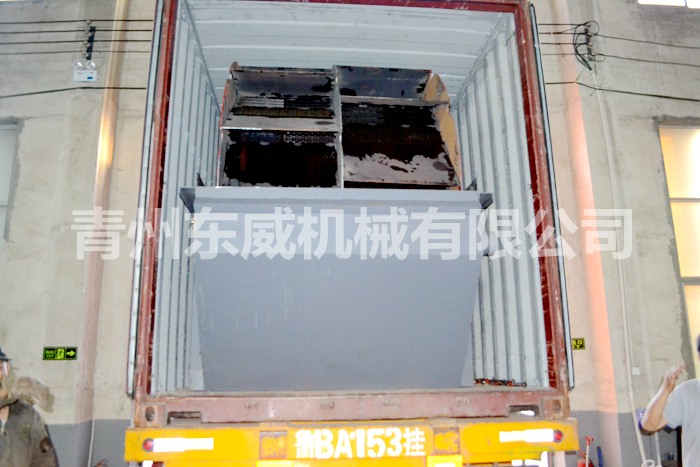 出口柬埔寨筛分水洗沙设备轮式洗沙机、脱水筛细沙回收机装柜
